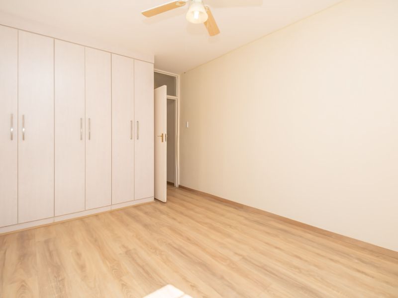 Spacious Double-Storey 3-Bedroom Garden Apartment to Rent in Sandton - Photo 4