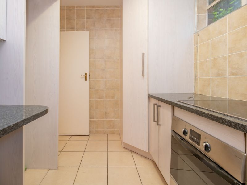 Spacious Double-Storey 3-Bedroom Garden Apartment to Rent in Sandton - Photo 5