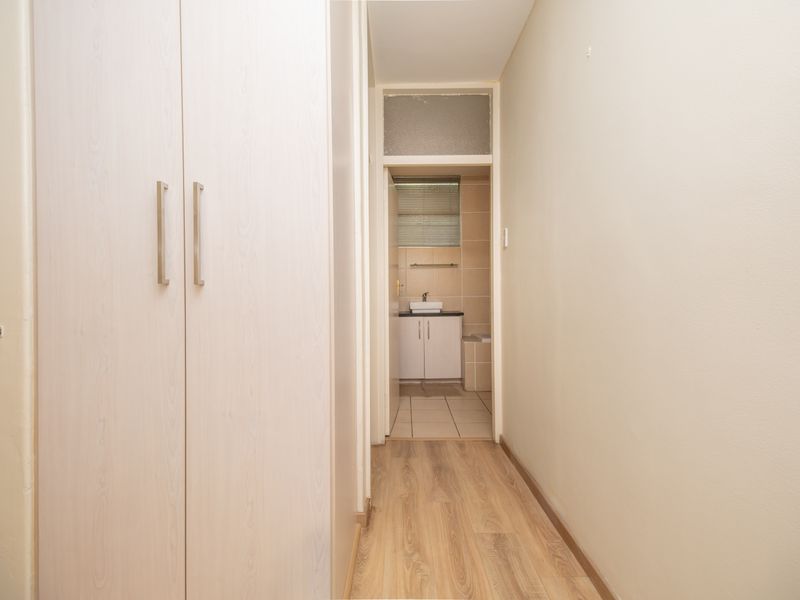 Spacious Double-Storey 3-Bedroom Garden Apartment to Rent in Sandton - Photo 8