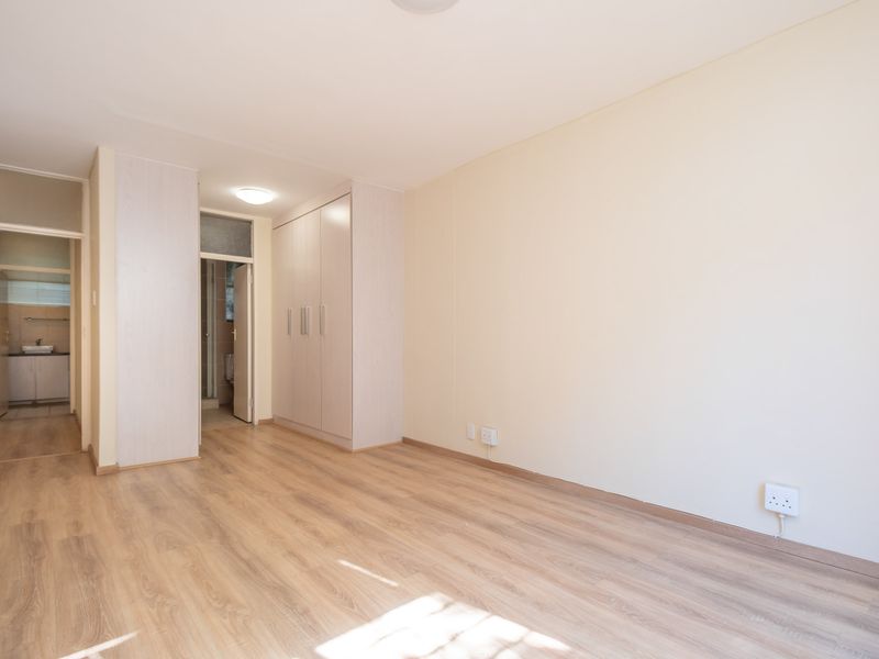 Spacious Double-Storey 3-Bedroom Garden Apartment to Rent in Sandton - Photo 9