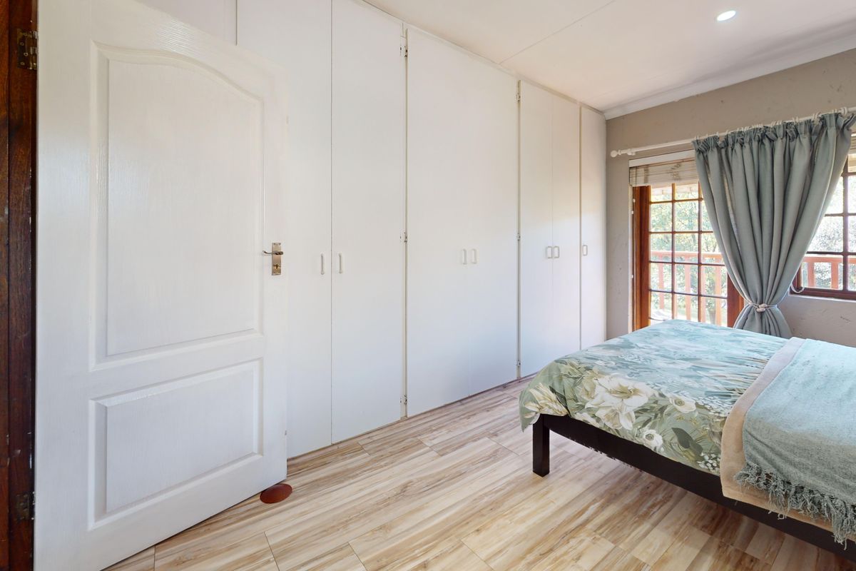 Beautiful family home in sought after Blue Gill Lifestyle Estate - Photo 4