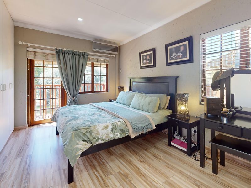 Beautiful family home in sought after Blue Gill Lifestyle Estate - Photo 3