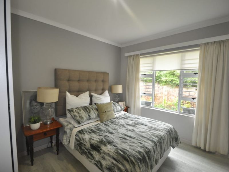 Beacon Bay - Elegant Townhouse to Let - Photo 9