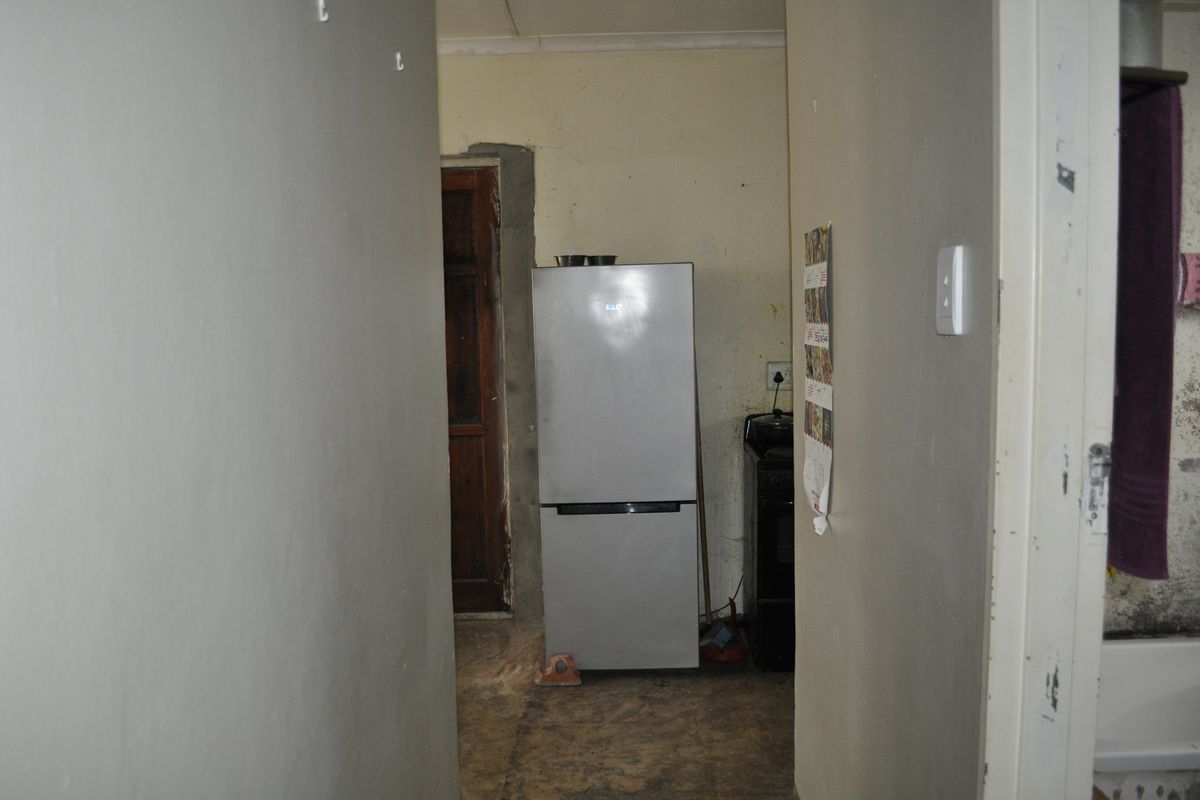 2 Bedroom house in Algoa Park! - Photo 4