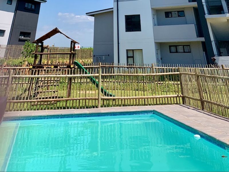 MODERN LIVING 2 BEDROOM, 2 BATHROOM APARTMENT IN DOUBLE SECURITY ACCESS ESTATE, AVAILABLE IMEDIATELY - Photo 2