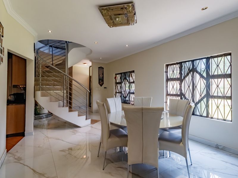Packed with Potential in a Secure Boomed-Off Street in Vorna Valley - Photo 4