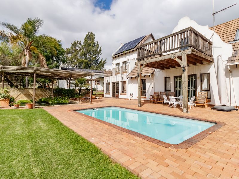 Rare 10,000m2 Austin View Property with Two Homes, Income-Generating Flatlet & Endless Potential - Photo 2