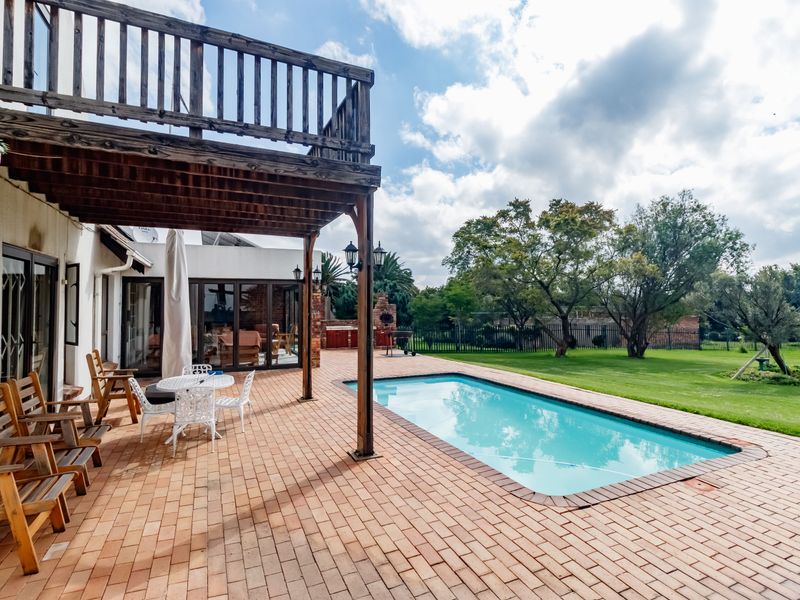 Rare 10,000m2 Austin View Property with Two Homes, Income-Generating Flatlet & Endless Potential - Photo 3