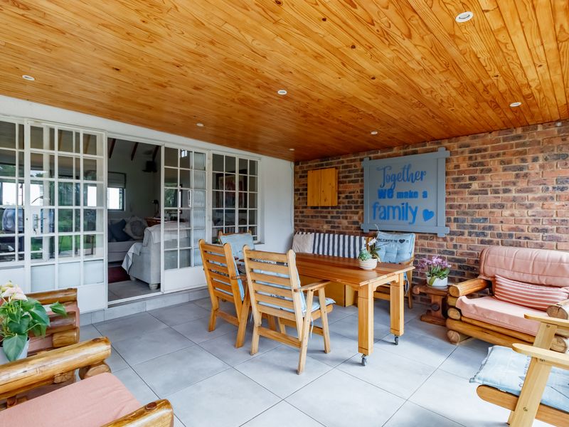 Rare 10,000m2 Austin View Property with Two Homes, Income-Generating Flatlet & Endless Potential - Photo 7