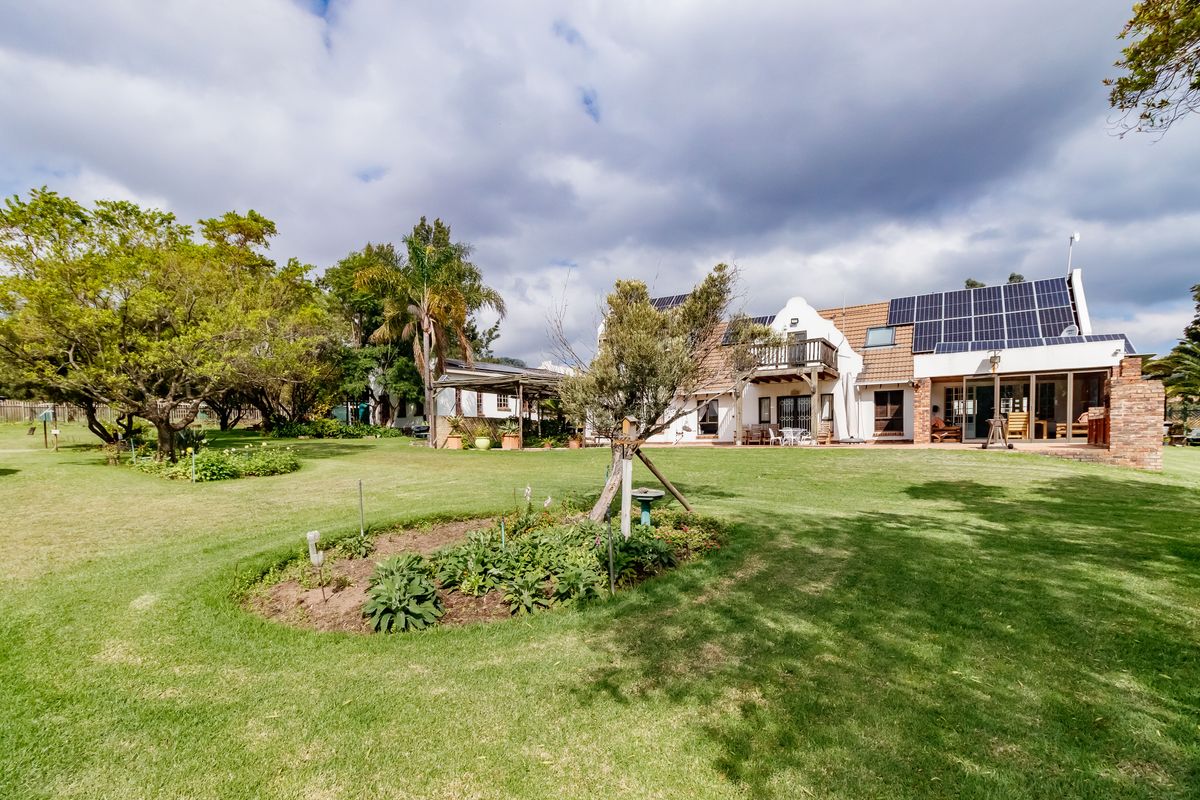 Rare 10,000m2 Austin View Property with Two Homes, Income-Generating Flatlet & Endless Potential - Photo 5