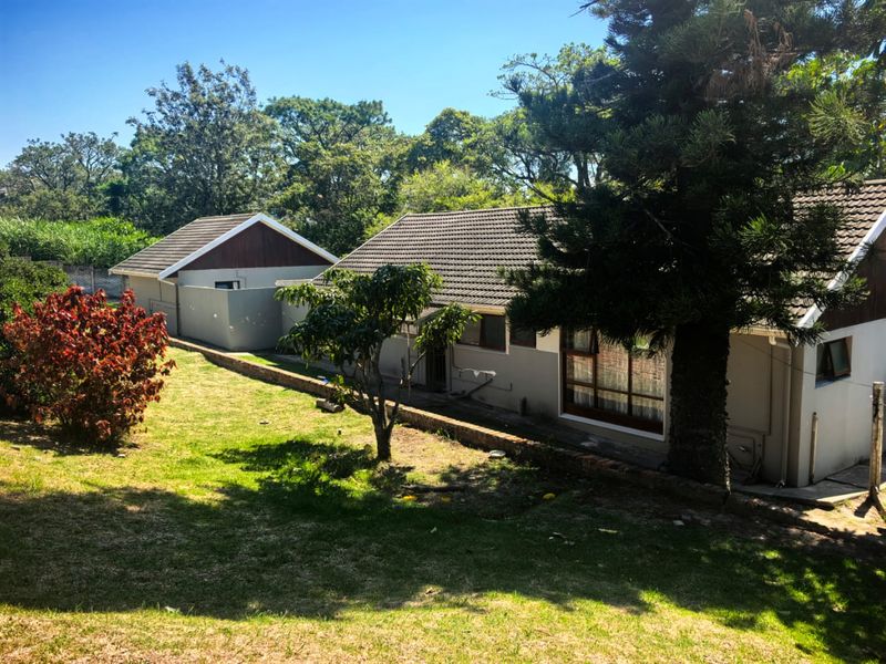 3 Bedroom family house, 2 bathrooms, multiple secure parking with pool and granny flat - Photo 2