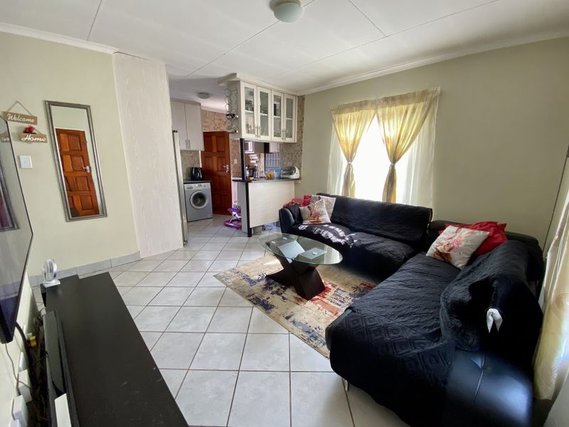 Charming House in Kirkney, Pretoria West - Photo 3