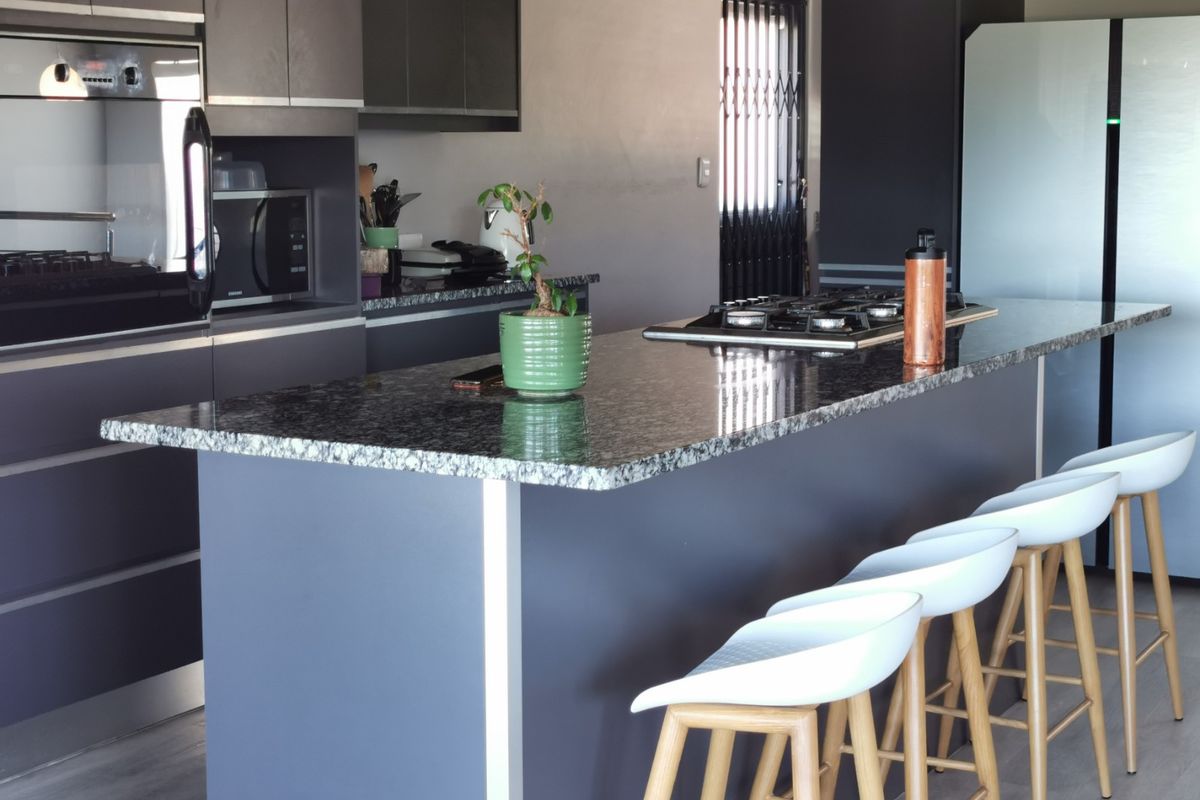 Spacious home and stunning views in Beacon Bay - Photo 2