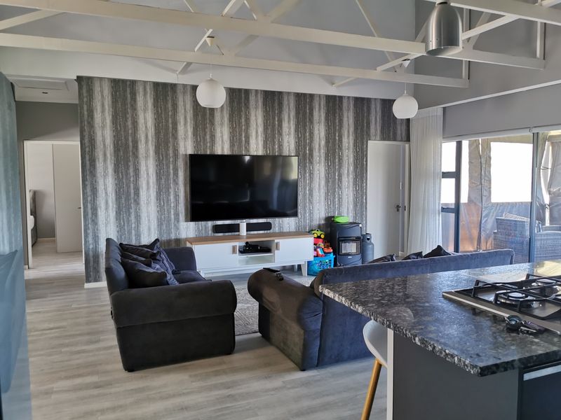 Spacious home and stunning views in Beacon Bay - Photo 3