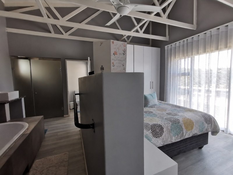 Spacious home and stunning views in Beacon Bay - Photo 9