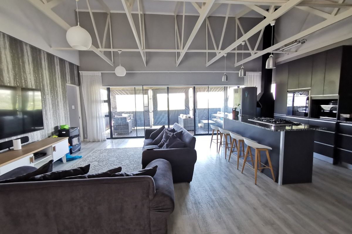 Spacious home and stunning views in Beacon Bay - Photo 5