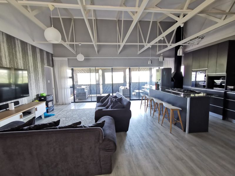 Spacious home and stunning views in Beacon Bay - Photo 5
