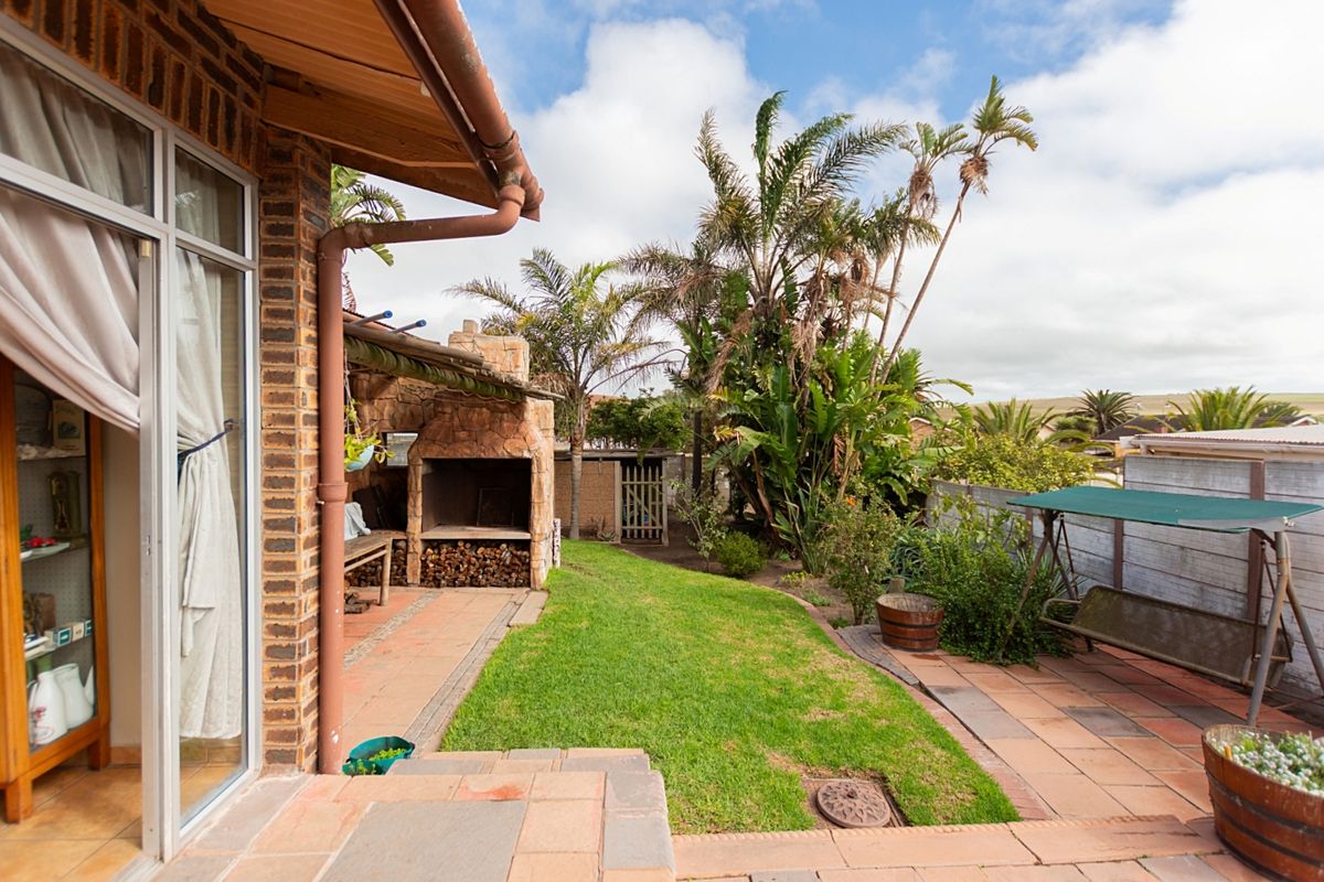 Spacious Family Home With Separate 2-Bedroom Flat, Pool & Entertainment Areas - Photo 5