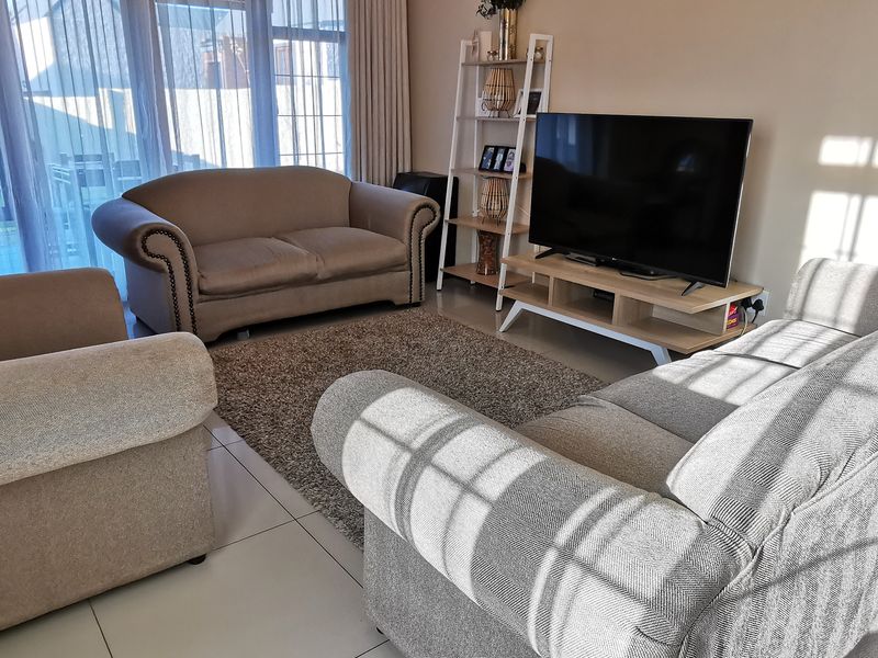 Geared for family living - Photo 5