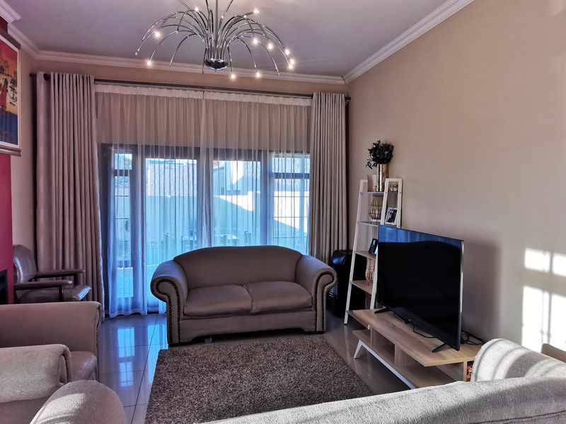 Geared for family living - Photo 4