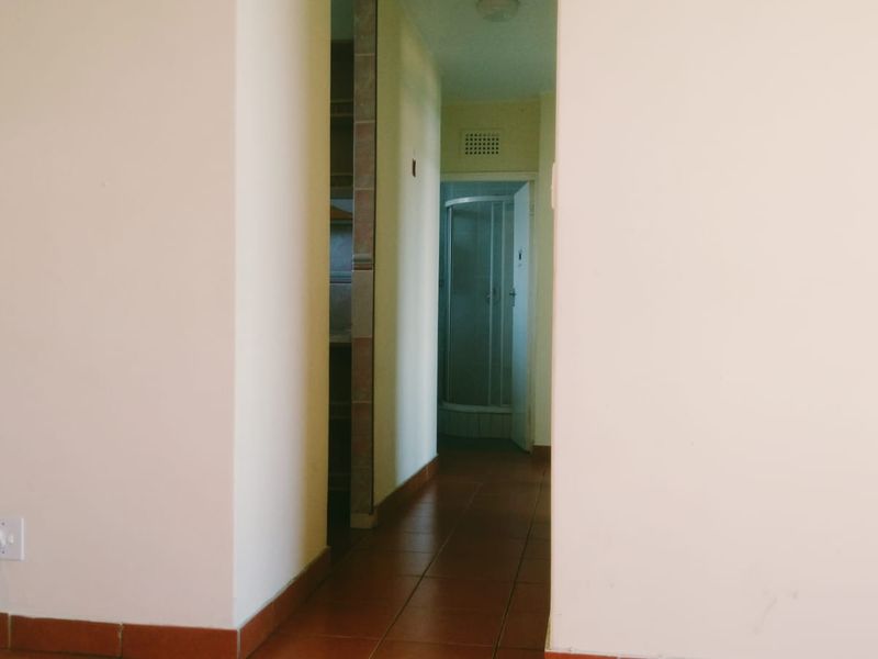 2 Bedroom with with undercover parking with views from Umhlanga to the Harbour - Photo 10