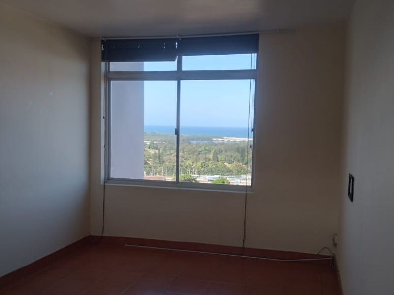 2 Bedroom with with undercover parking with views from Umhlanga to the Harbour - Photo 7