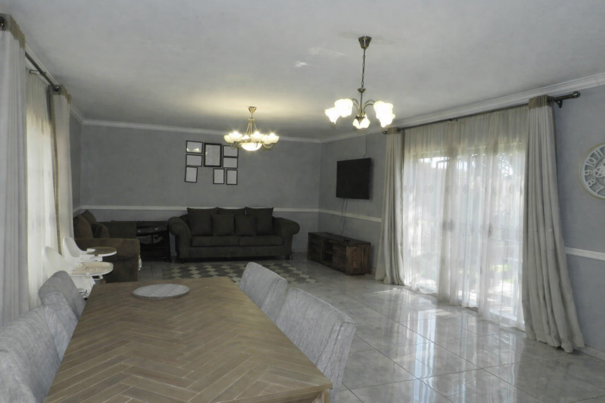 Freestanding Cluster in an Estate - Photo 4