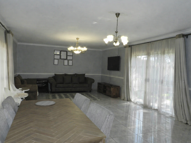 Freestanding Cluster in an Estate - Photo 4