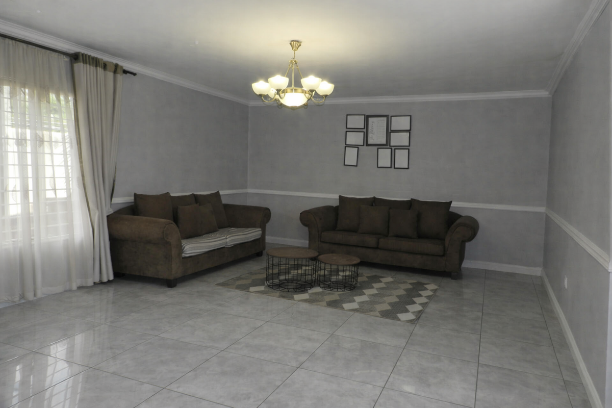 Freestanding Cluster in an Estate - Photo 5