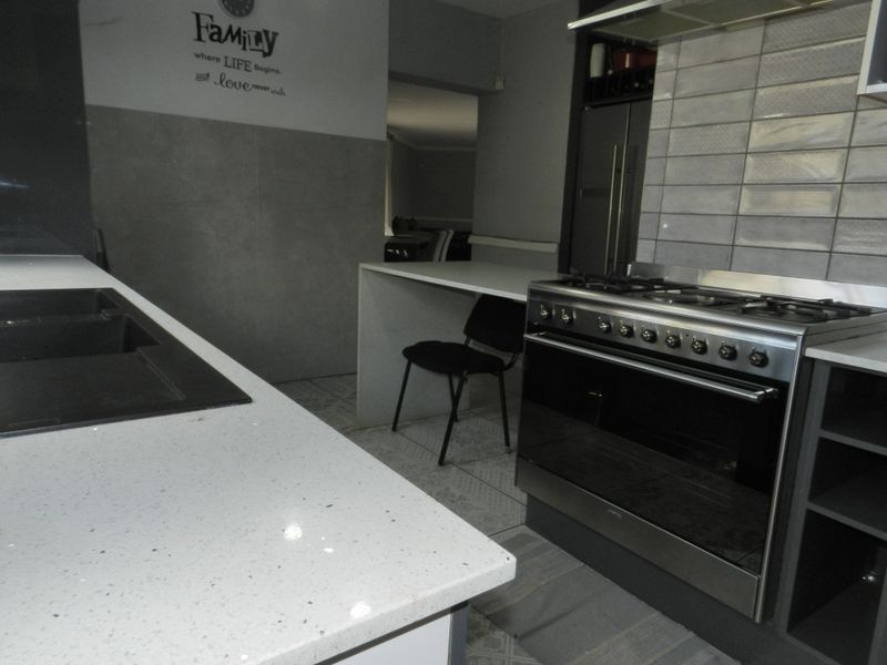 Freestanding Cluster in an Estate - Photo 9