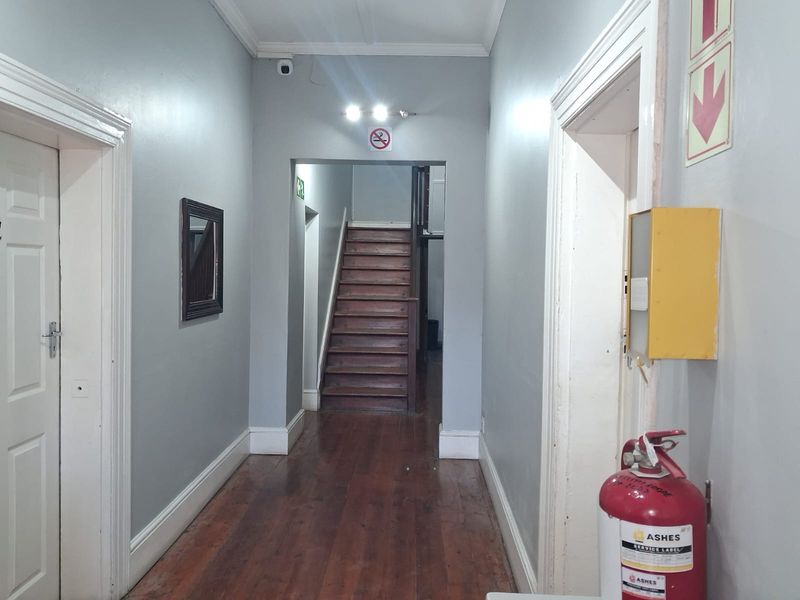 Spacious and neat Bachelor Flat to Rent – Quigney (Shared balcony) - Photo 6