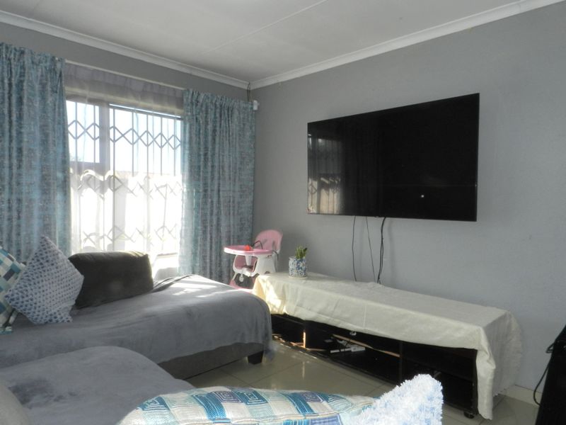 Family Home on Expansive Stand – Space, Comfort & Lifestyle - Photo 5