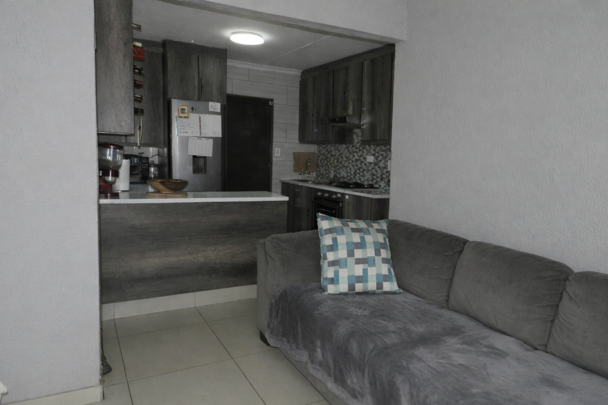 Family Home on Expansive Stand – Space, Comfort & Lifestyle - Photo 4