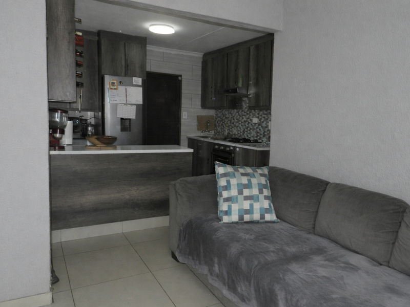 Family Home on Expansive Stand – Space, Comfort & Lifestyle - Photo 4