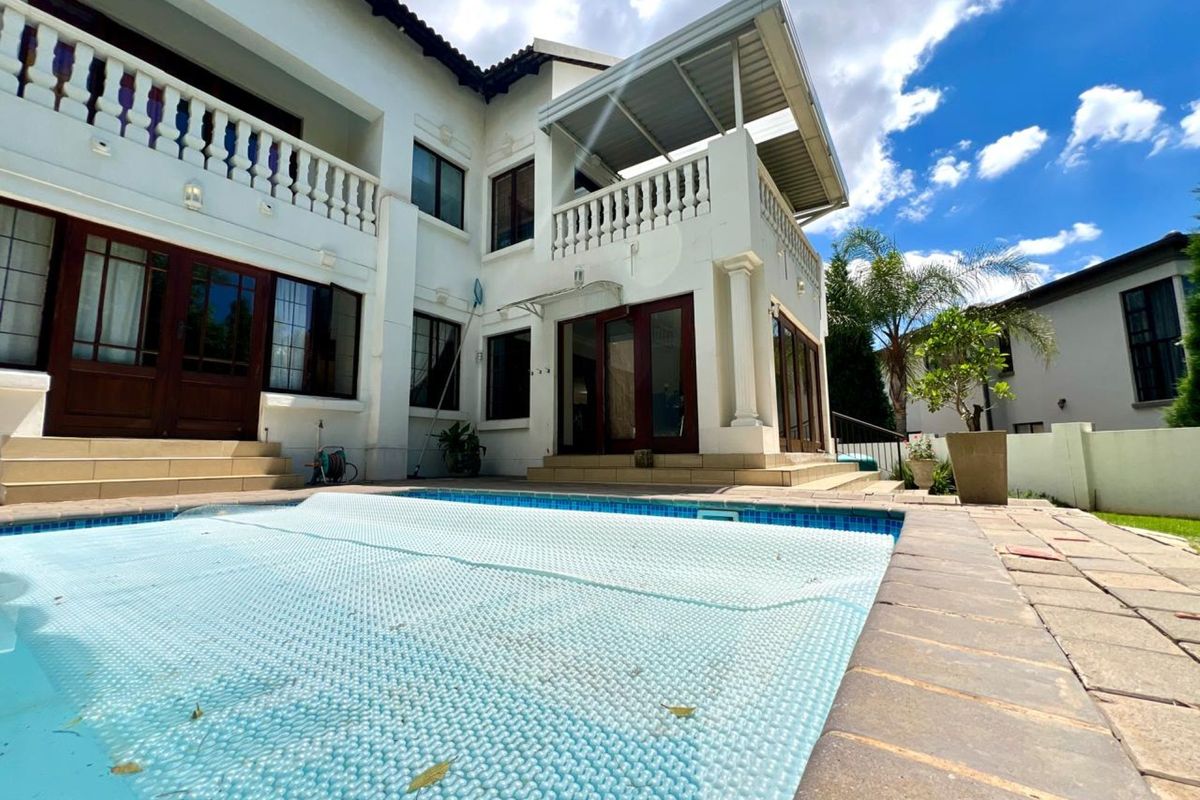 Luxurious Double-Storey Family Home in The Wilds Security Estate - Photo 3