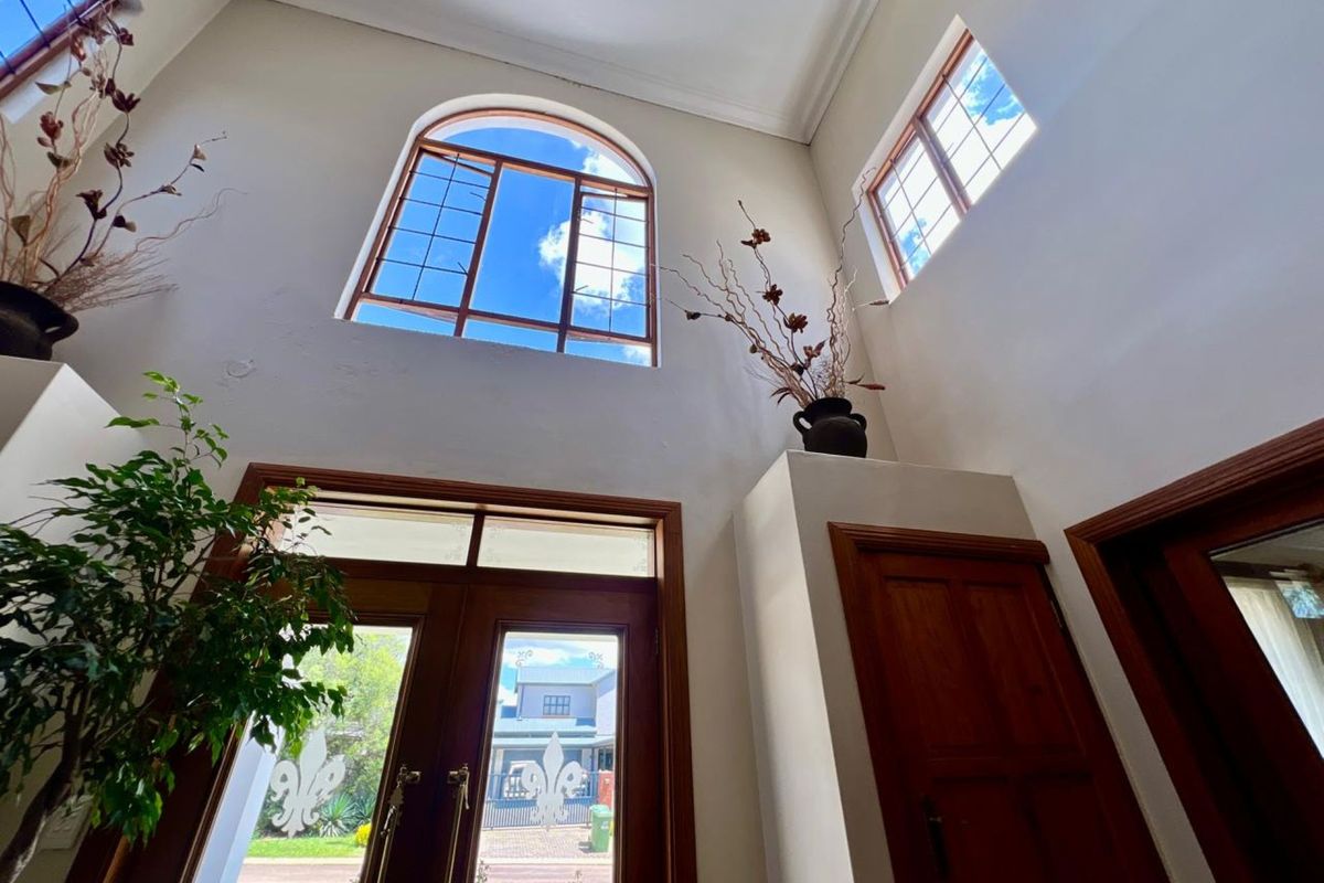 Luxurious Double-Storey Family Home in The Wilds Security Estate - Photo 5