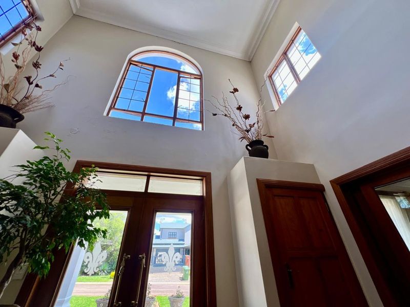 Luxurious Double-Storey Family Home in The Wilds Security Estate - Photo 5