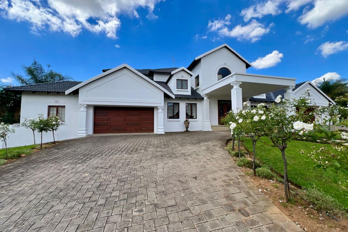 Luxurious Double-Storey Family Home in The Wilds Security Estate - Photo 2