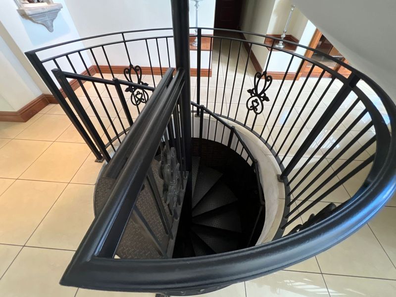 Luxurious Double-Storey Family Home in The Wilds Security Estate - Photo 9