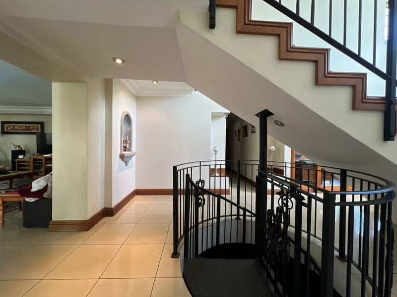 Luxurious Double-Storey Family Home in The Wilds Security Estate - Photo 8