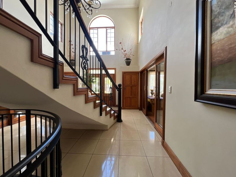 Luxurious Double-Storey Family Home in The Wilds Security Estate - Photo 7