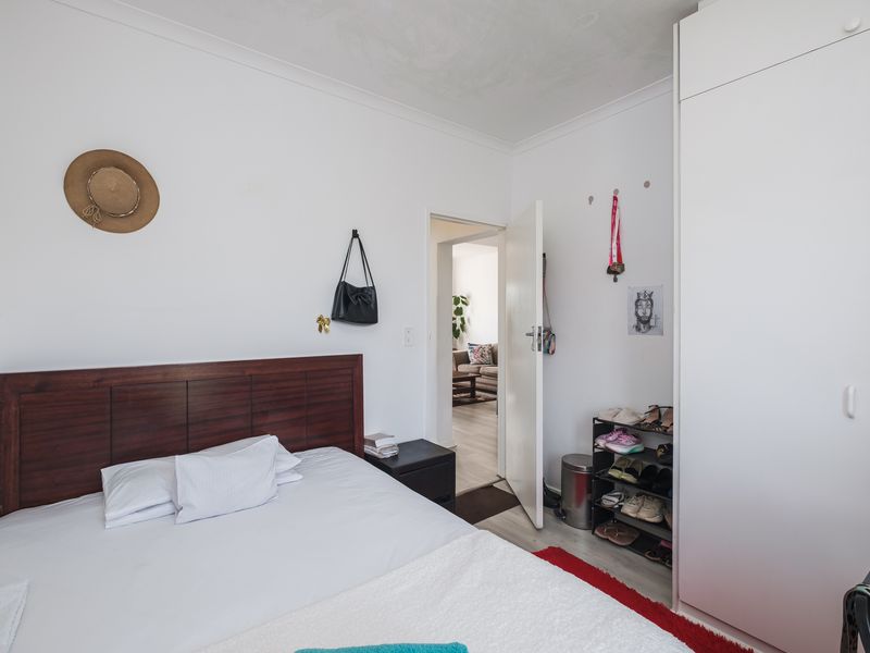 2 Bedroom Sunny Flat in Secure Complex - Photo 9