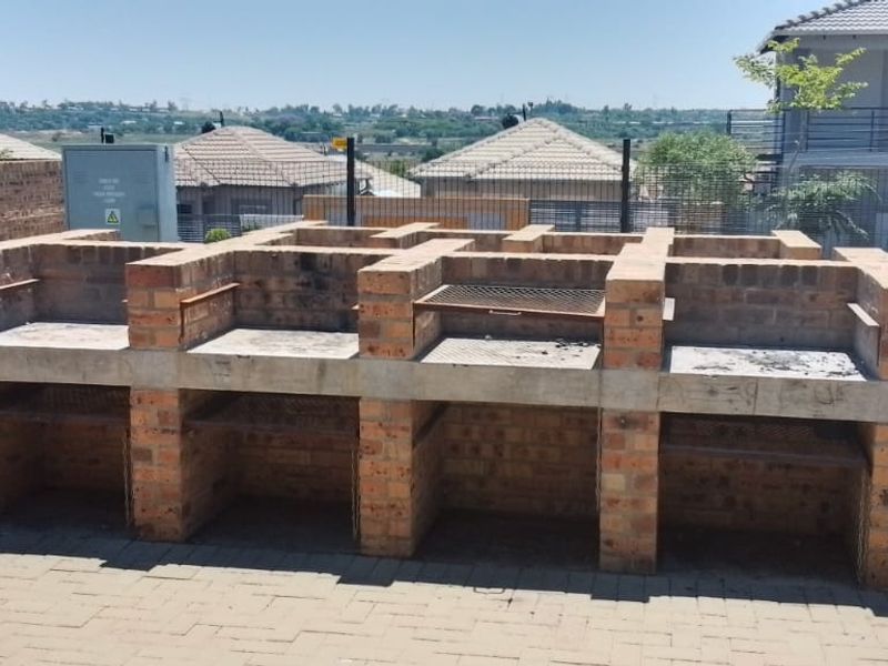 Apartment For Sale In Midrand - Photo 9