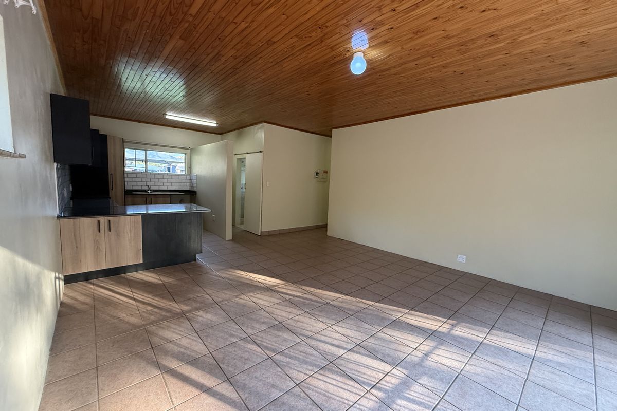 Modern 1-Bedroom Garden Flat to Rent in Roodeplaat - Photo 5