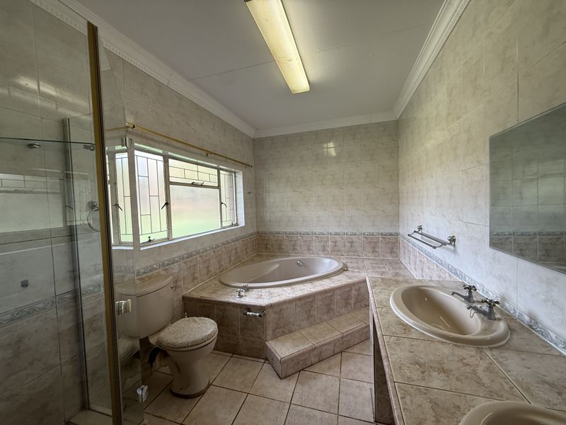 Modern 1-Bedroom Garden Flat to Rent in Roodeplaat - Photo 4