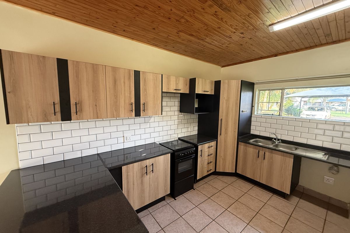 Modern 1-Bedroom Garden Flat to Rent in Roodeplaat - Photo 2