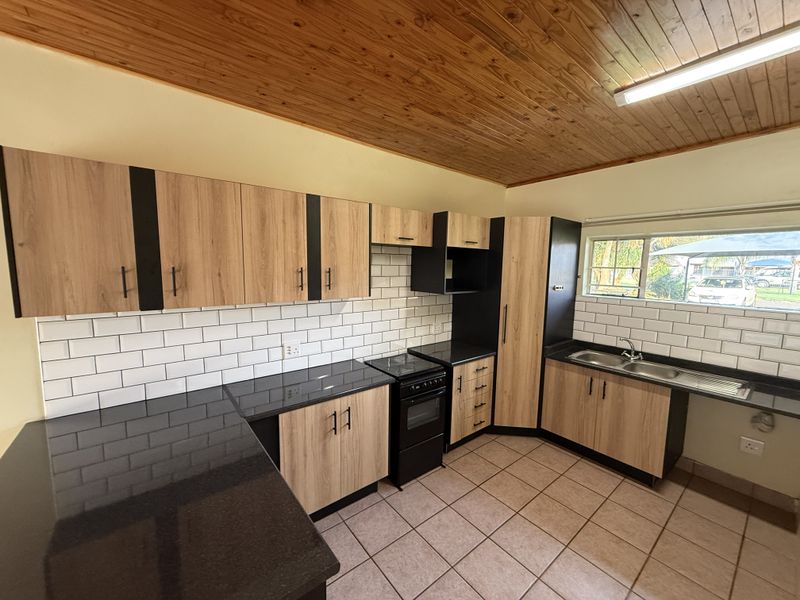 Modern 1-Bedroom Garden Flat to Rent in Roodeplaat - Photo 2