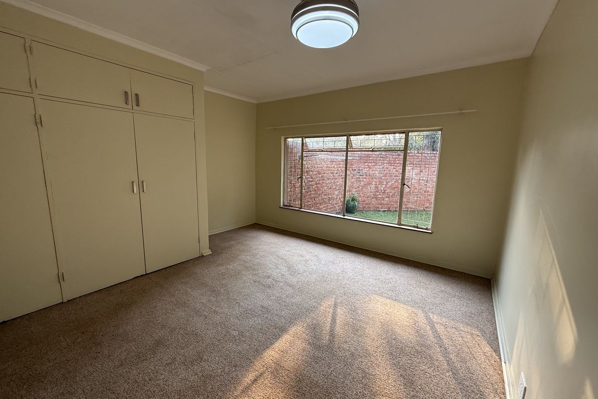 Modern 1-Bedroom Garden Flat to Rent in Roodeplaat - Photo 3