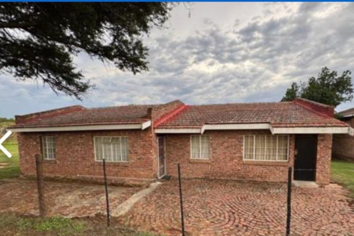 For Sale in Manor Heights, Despatch - Photo 3