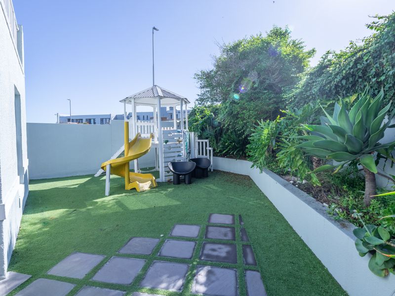Sole mandate 5beds 3baths double storey home for sale in Big Bay! - Photo 2
